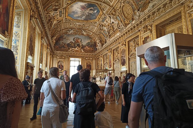 Fast-Access Best of Louvre Museum Private Guided Tour in Paris - How the Guide Enhances the Experience
