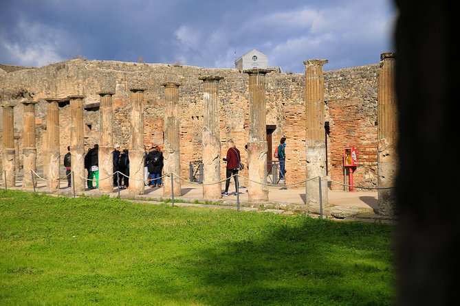 Fast Access Exclusive Private Ancient Pompeii Half Day Tour with Local Guide - Roman Baths and the Buried Thermes del Foro