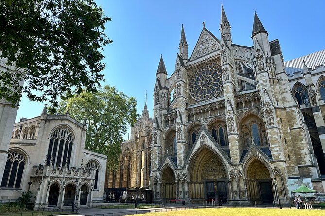 Fast Access Westminster Abbey Private Tour with a London Blue Badge Guide - The Experience of Guided Storytelling in Westminster Abbey