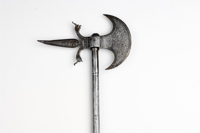 Fast-Track Admission Ticket-Topkapi Palace & Harem-Pay on Arrival - The Role of Guides and Audio Guides in the Tour