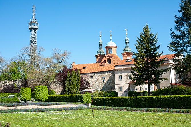 FAT TIRE E-BIKE GREAT TOUR - river, parks & panoramic views tour - Visiting Prague Castle and Its Main Gate