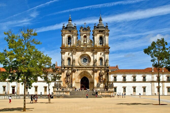 Fátima, Batalha, Alcobaça and Nazaré Private Tour - Key Points