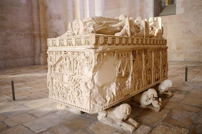 Fátima, Batalha, Alcobaça and Nazaré Private Tour - Alcobaça’s Monastery and Royal Love Story