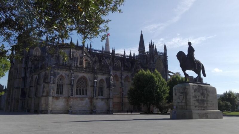 Fátima, Batalha, Alcobaça, Nazaré and Óbidos Private Tour - Explore Portugal’s Most Notable Towns in a Private Day Tour