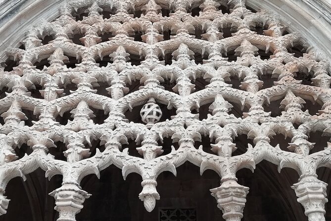 Fátima Batalha Alcobaça Nazaré ( Big Waves) and Óbidos from Lisbon Private Tour - Exploring Alcobaça Monastery and Portugal’s Love Story