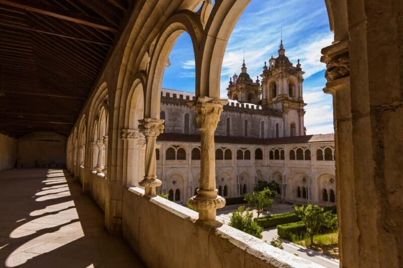 Fátima, Batalha & Alcobaça: The Complete Cultural Experience - The Rich History of D. Pedro and D. Inês de Castro at Alcobaça