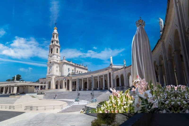 Fátima, Batalha, Nazaré and Óbidos: Day Trip From Lisbon - Visiting Fátima’s Sacred Sanctuary