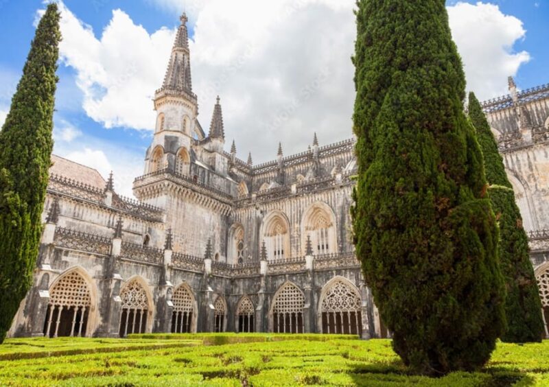 Fatima, Batalha, Nazaré and Óbidos - Visiting the Magnificent Batalha Monastery