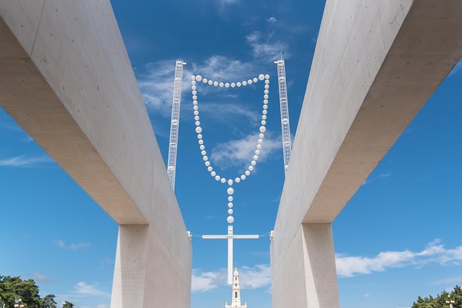 Fátima, Batalha, Nazaré & Óbidos Full Day Tour from Lisbon - Batalha Monastery: Gothic Masterpiece