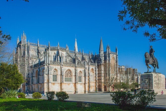 Fatima, Batalha, Nazare &Obidos Private Full Day Tour from Lisbon - Medieval Streets and Ginjinha in Óbidos