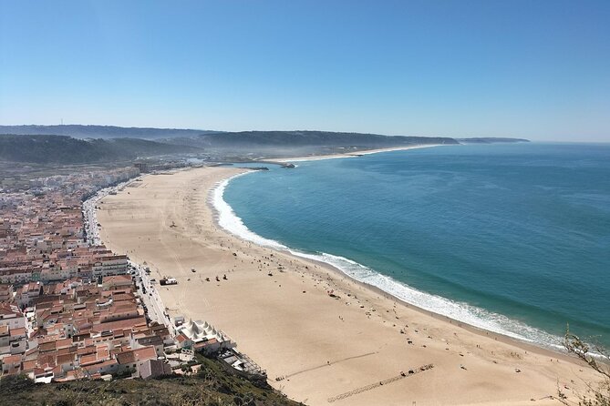 Fátima Day Tour - Enjoying Lunch and the Vibrant Atmosphere of Nazaré