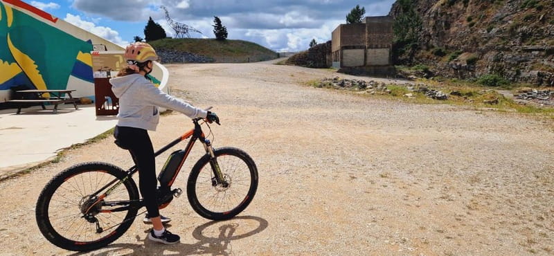 Fátima: E-Bike Tour to Dinosaur Footprints Natural Monument - Practical Details: Meeting Point and Equipment