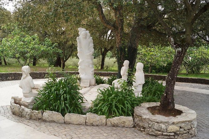 Fátima Hd and the 3 little shepherds house - Practical Details: Transportation and Safety