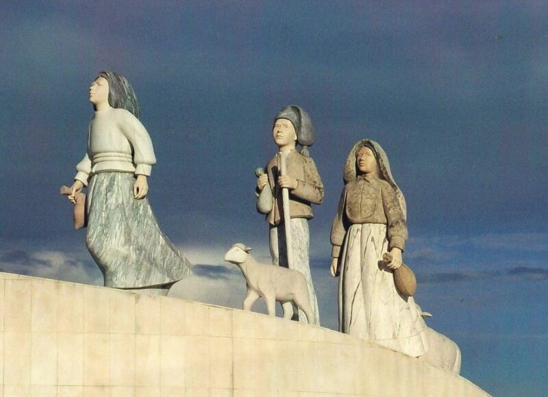 Fátima Holy City Full Day Tour - Participating in Mass or Candle-Lit Procession at Fátima
