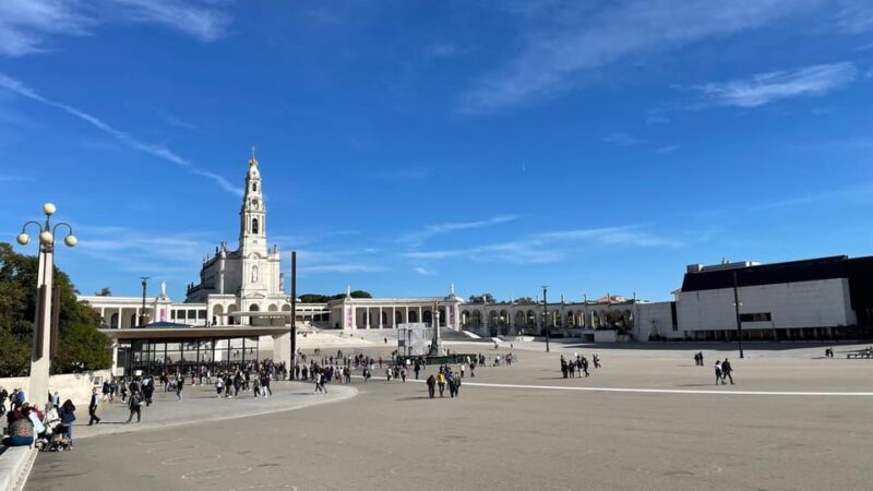 FATIMA NAZARE OBIDOS FULL DAY 9H - Exploring Fátima: Sanctuary and Museum