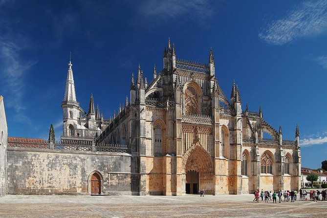 Fatima, Obidos and Nazaré Tour (8 hours) - Visiting the Monasteries of Batalha and Alcobaca