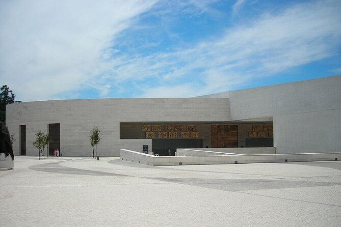 Fatima, Obidos and Nazaré Tour (8 hours) - Scenic Ocean Views from Sitio da Nazaré