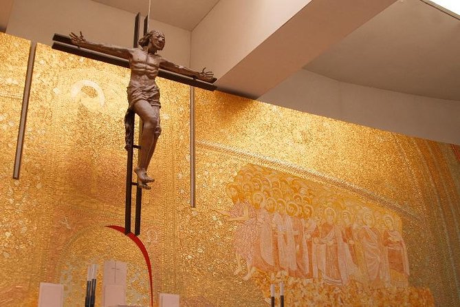 Fátima private tour from Porto in Mercedes car (1 to 4 people) - Key Points