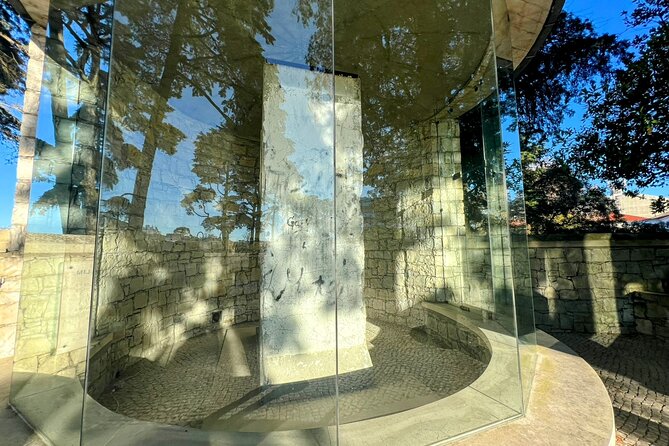 Fátima Private Tour: Shrine, Sacred Path and Shepherds House - Walking the Path: Via Sacra and the Way of the Cross