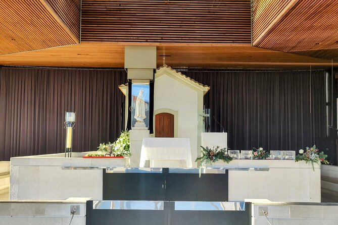 Fátima Private Tour: Shrine, Sacred Path and Shepherds House - The Shrine of the Apparitions: Capela Das Aparicoes