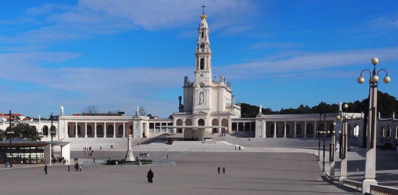 Fatima Sanctuary and Pastorinhos Village Day Trip from Porto - Explore Fátima’s Sacred Sanctuary in Portugal