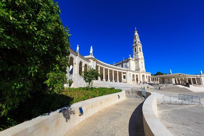 Fatima Sanctuary Private Tour from Lisbon - Accessibility and Physical Considerations
