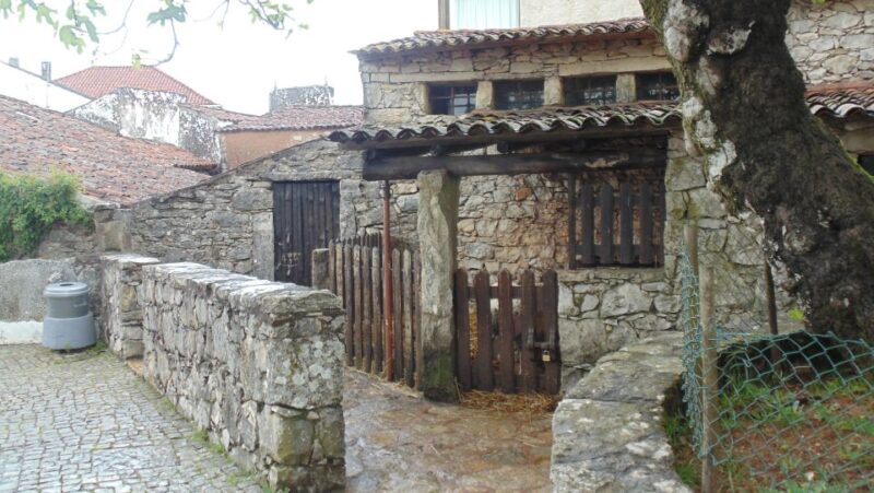 Fátima & Shepherds Village  Faith, History & Emotion - The Role of the Guide and Additional Services