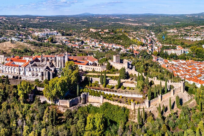 Fatima, Tomar and Convent of Christ on comfortable minivan - Tomar’s Charm and Its Historic Streets
