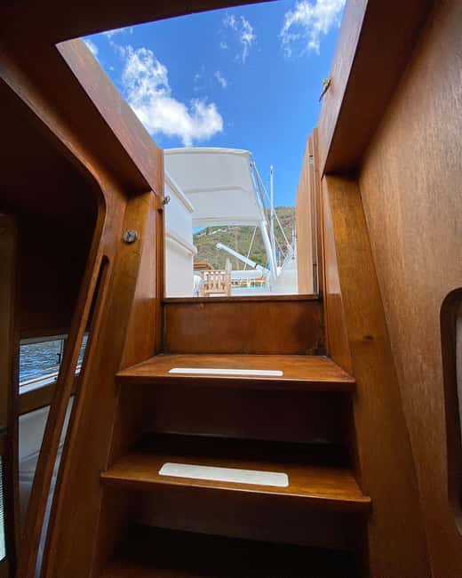 Favignana e Levanzo: tour condiviso Yacht Shalimar IV - The Vessel: Yacht Shalimar IV for Comfort and Intimacy