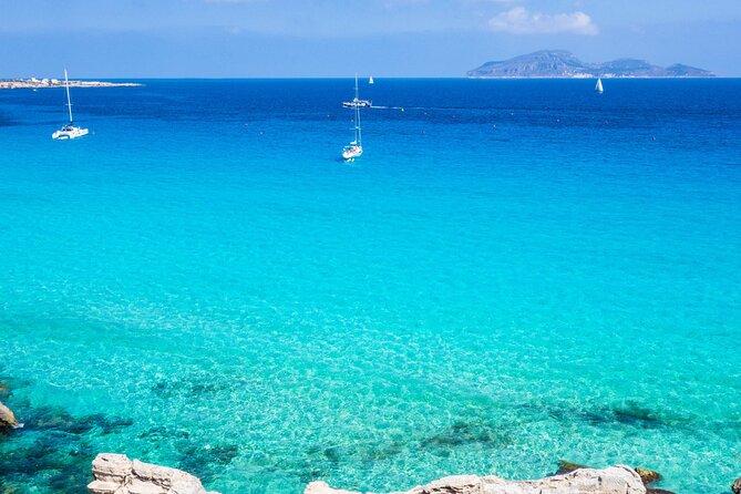 Favignana inflatable boat tour, wine tasting, snorkeling and relaxation - Excursione da Trapani a Favignana in Gommone con Snorkeling, Degustazione di Vino e Relax
