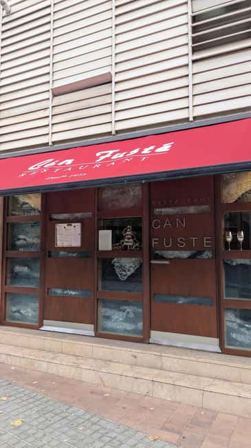 FC Barcelona History Immersive Walking Tour - Beer Included - Visiting the Resting Places of Club Legends at Les Corts Cemetery