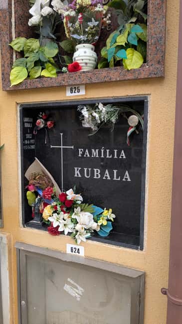 FC Barcelona History Immersive Walking Tour - Beer Included - Your Guide to an Authentic Football History Experience