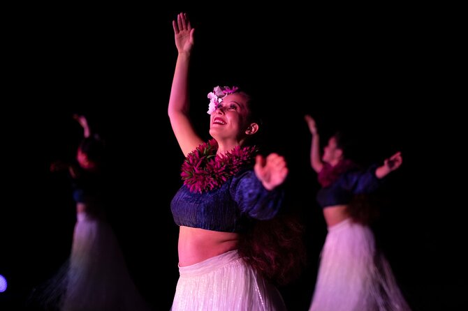 Feast and Fire Luau Outrigger Kona Resort and Spa - A Hearty, Locally Inspired Buffet