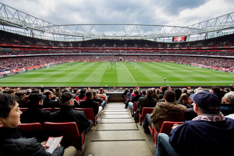 Feel the Fire: Official Arsenal Game Day Experience - Navigating the Stadium Access and Seating