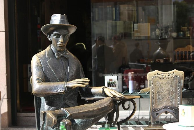 Fernando Pessoa Lisbon Walking Tour - Discover Fernando Pessoas Lisbon at A Brasileira