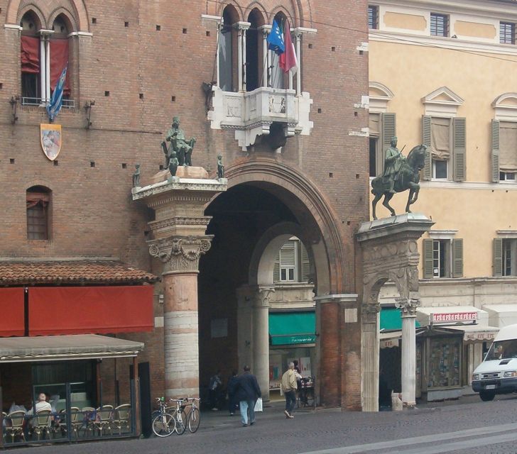 Ferrara: 2-Hour City Center Walking Tour - Visiting Piazza Cattedrale and Saint George Cathedral