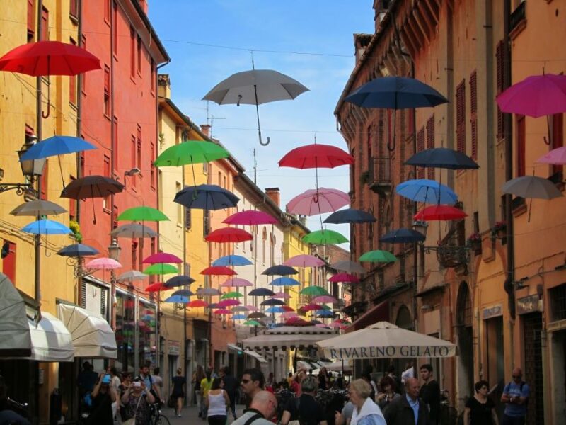 Ferrara: 2-Hour City Center Walking Tour - Walking Through Medieval Streets and the Jewish Ghetto