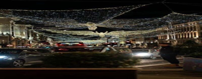 Festive London: Xmas Lights & Holiday Walking Tour - Key Points