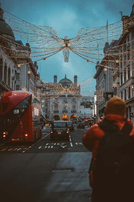 Festive London: Xmas Lights & Holiday Walking Tour - The Role of the Expert Live Guide