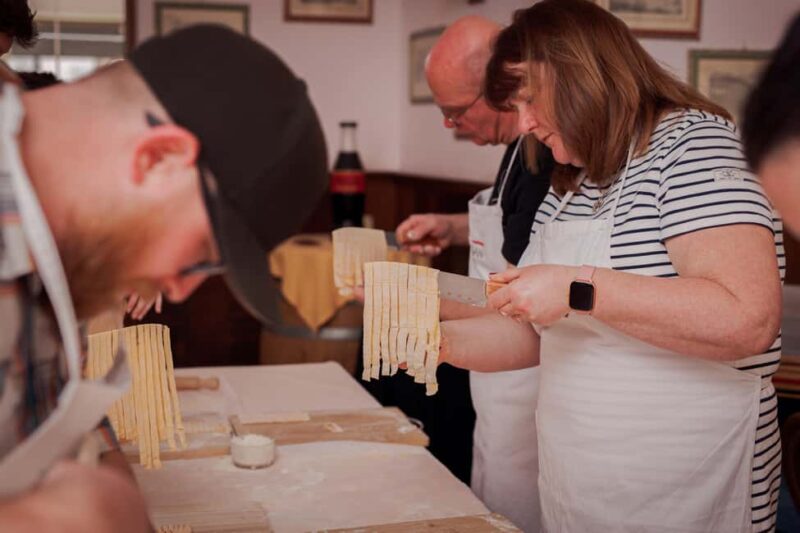 Fettuccine Pasta Cooking Class in Rome City Center - Food and Drinks: Appetizer, Wine, and Bruschetta