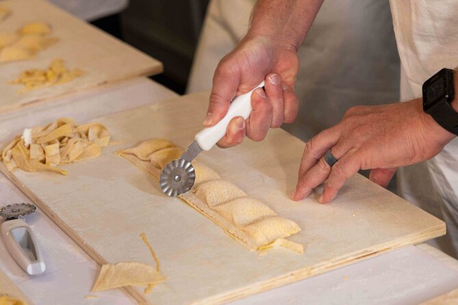 Fettuccine Ravioli and Tiramisu Cooking Class in Rome - The Atmosphere and Group Experience