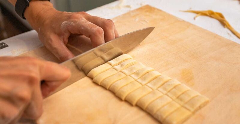 Fettuccine & Tiramisù: Cooking Class with Wine & Limoncello - Customizing Your Pasta with a Choice of Sauce