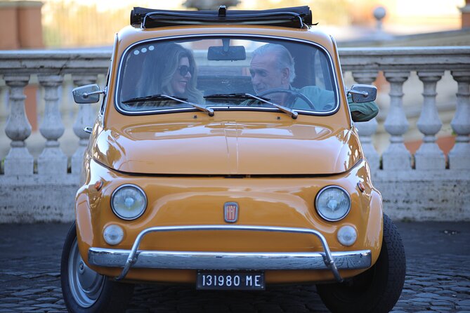Fiat 500 Roma Professional Photography Service - Explore Rome in a Vintage Fiat with a Personal Photographer