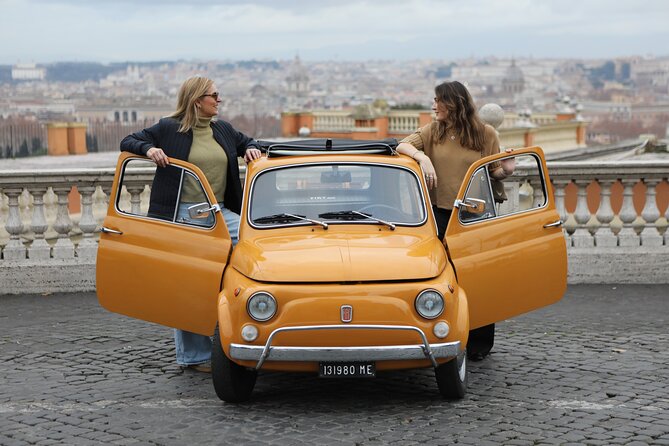 Fiat 500 Roma Professional Photography Service - Hearing Stories from a Knowledgeable Local Guide
