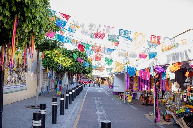 Fiesta Tlaquepaque a Cultural Journey and Magic Town - The Vibrant Atmosphere of El Parian