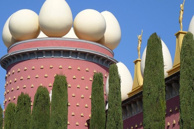 Figueres, Dalí & Cadaqués - Small group - Discover the Surrealist Art at Dalí Theatre-Museum in Figueres