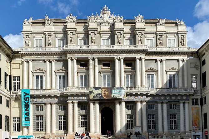 Finance and Nobility: Explore medieval Genoa on a self-guided audio tour - Discovering the Palazzo Ducale and Its Surroundings