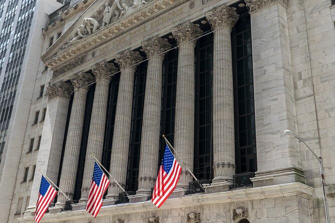 Financial Crisis Tour with a Finance Professional - Visiting Federal Hall and the Federal Reserve Area