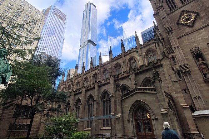 Financial District Walking Tour History, Culture, and Landmarks - Logistics and Group Size Convenience