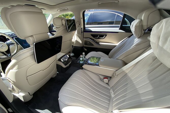 First Class Business Sedan Airport Transfer Services in Istanbul - Flexibility and Accessibility for All Passengers